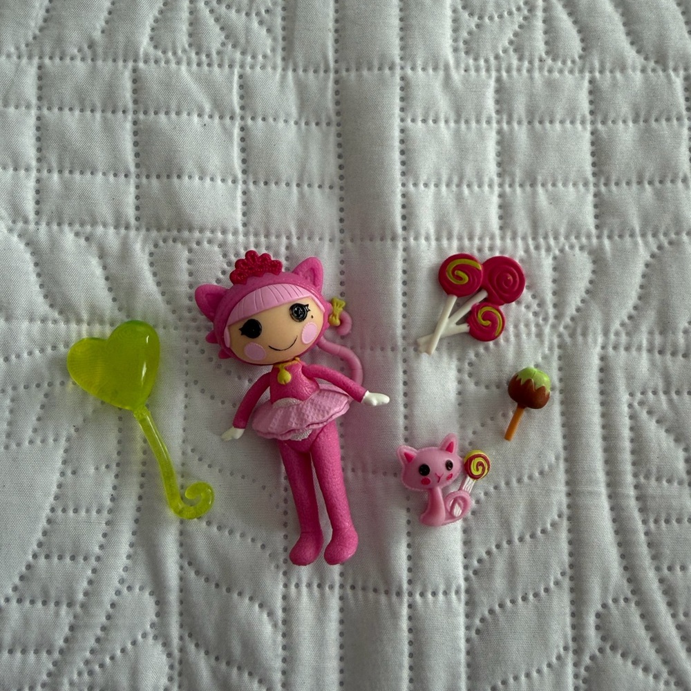 Lalaloopsy Mini Jewels Sparkles Silly Funhouse Set w Pet & All Accessories